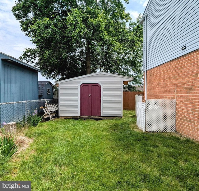 12 Rogers Cir, Newark, DE 19702 - view of yard