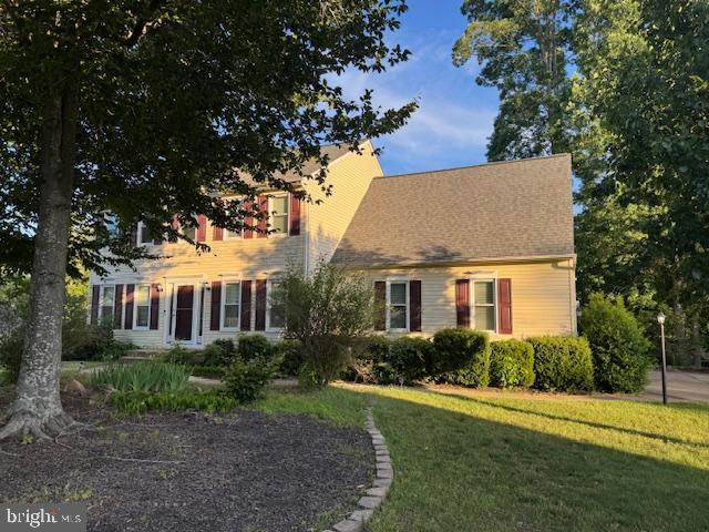 11 Basalt Dr, Fredericksburg, VA 22406 - view of front facade with a front lawn