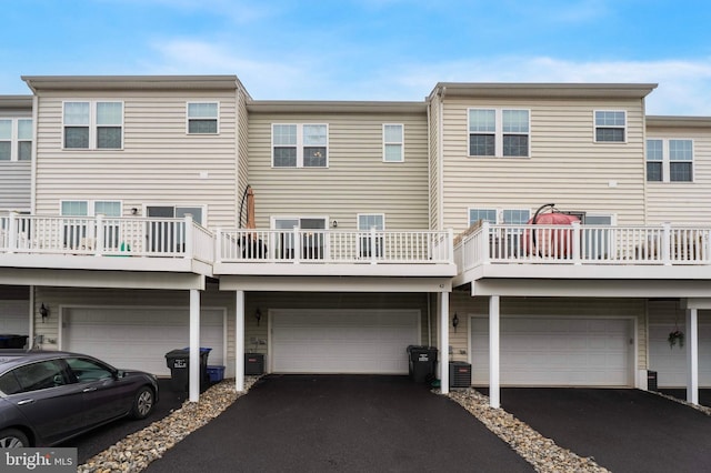 42 Mulberry Grn, Spring City, PA 19475 - back of house with an attached garage and driveway