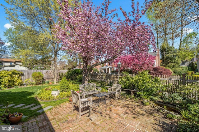 121 Hilltop Rd, Philadelphia, PA 19118 - view of patio / terrace