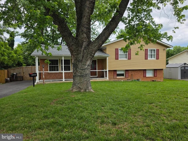402 W Maple Ave, Sterling, VA 20164 - tri-level home with brick siding