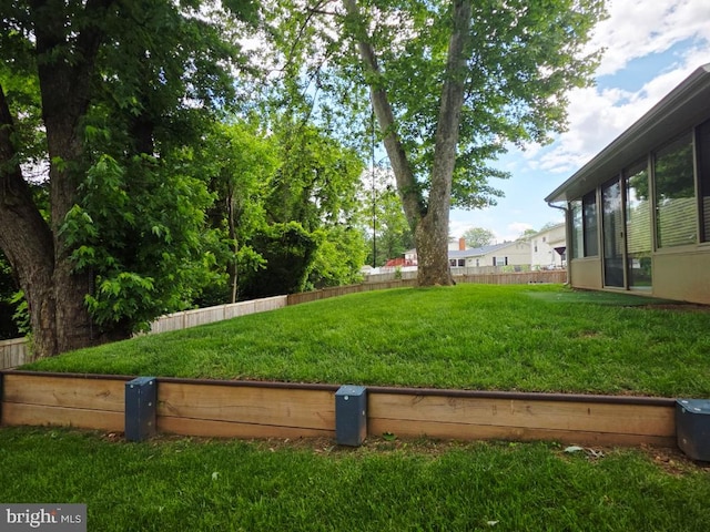 402 W Maple Ave, Sterling, VA 20164 - view of yard