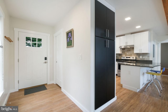 850 Still Creek Ln, Gaithersburg, MD 20878 - entryway featuring light wood-style flooring, baseboards, and recessed lighting