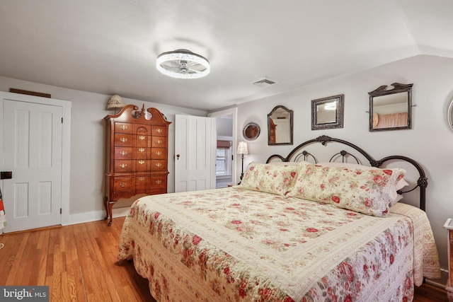 2 Broad St, Stockton, NJ 08559 - bedroom with light wood-type flooring and baseboards
