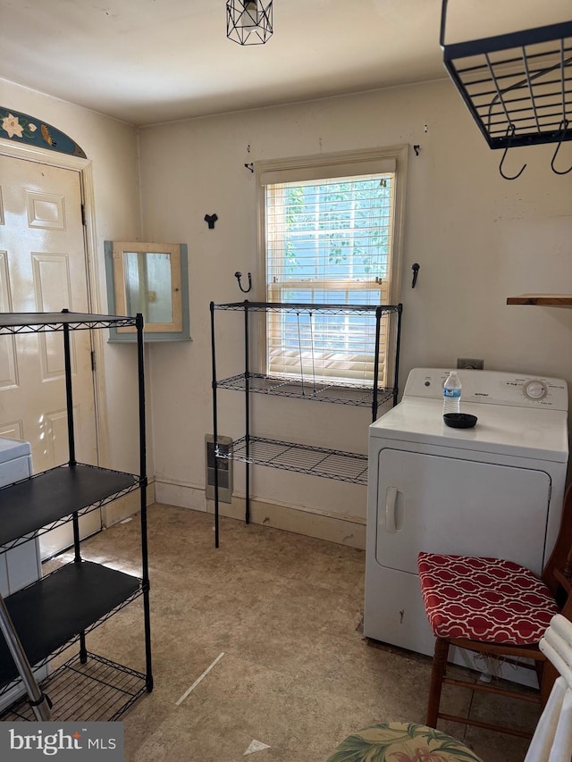 72 Maryland Ave, Crisfield, MD 21817 - laundry area featuring washer / dryer