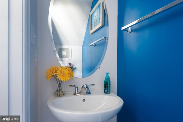 9629 Glassy Creek Way, Upper Marlboro, MD 20772 - bathroom featuring a sink