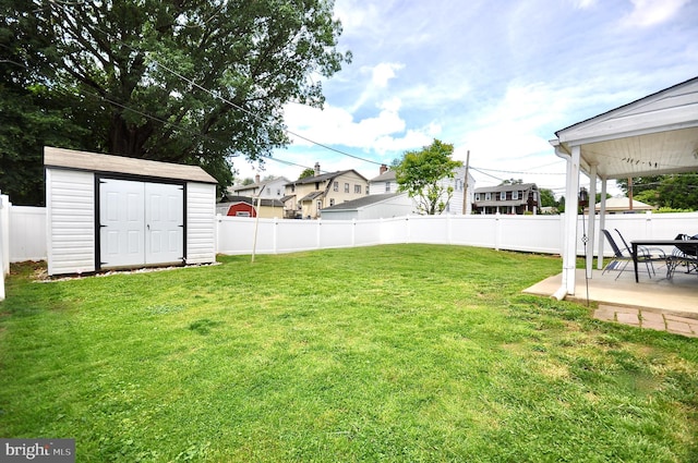 812 Jenkintown Rd, Elkins Park, PA 19027 - view of yard featuring a patio area