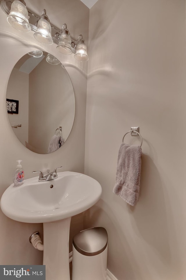 3331 Lakeside View Dr Unit 6-8, Falls Church, VA 22041 - bathroom featuring a sink