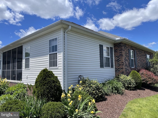 18 Brethren Ct, Gettysburg, PA 17325 - view of side of home featuring brick siding