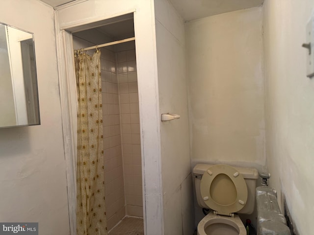 914 Fernon St, Philadelphia, PA 19148 - bathroom featuring toilet and a stall shower