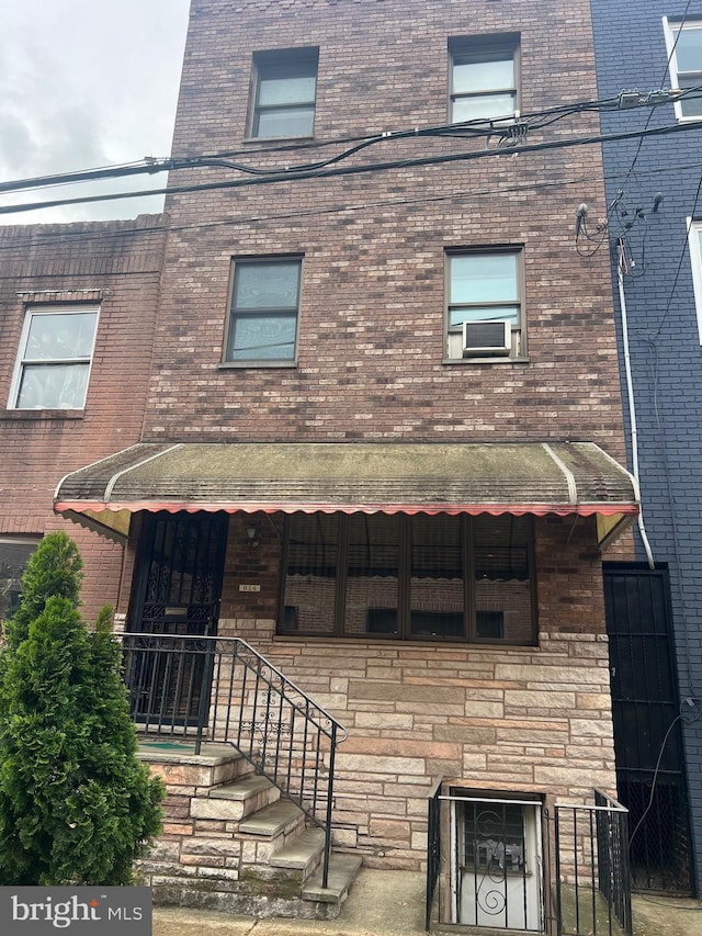 914 Fernon St, Philadelphia, PA 19148 - view of front of house with brick siding