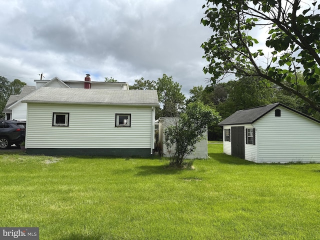67 Fairfield St, Carlisle, PA 17013 - view of side of home featuring a lawn
