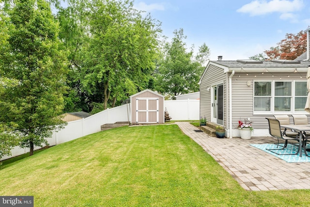 808 Scotia Rd, Philadelphia, PA 19128 - view of yard featuring a patio