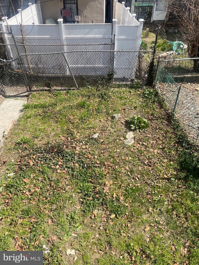 1453 N 60th, Philadelphia, PA 19151 - view of yard