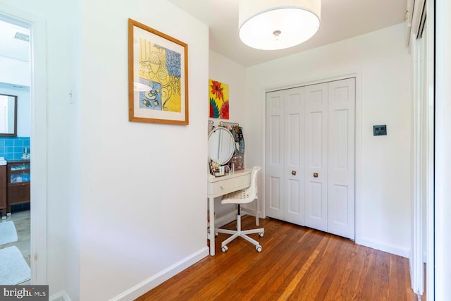 1030 Rock Creek Dr, Wyncote, PA 19095 - hall featuring wood finished floors and baseboards