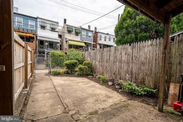 846 W 34th St W, Baltimore, MD 21211 - view of patio with a gate