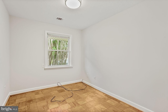 4015 Arcadia Rd, Alexandria, VA 22312 - unfurnished room with baseboards