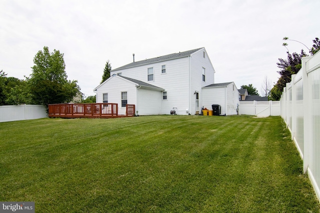 36 Covington Dr, Sicklerville, NJ 08081 - back of house with a deck