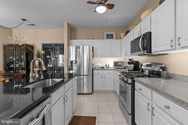 4208 Knox Ct Unit 4208, Warwick, PA 18974 - kitchen with appliances with stainless steel finishes, a sink, white cabinetry, and ceiling fan