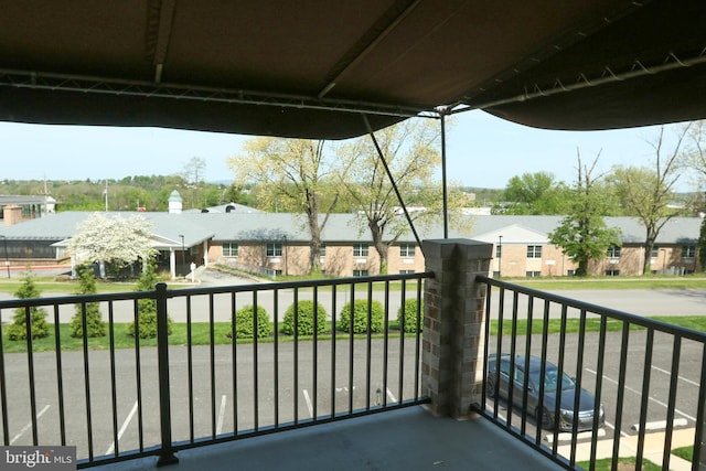 1000 Country Club Rd Unit 8, York, PA 17403 - balcony with a residential view