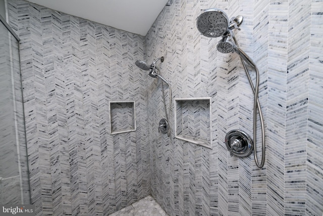22 Thaxton Ct, Stafford, VA 22556 - full bathroom with tiled shower