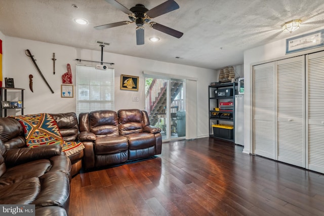 7140 Ladd Cir, Frederick, MD 21703 - living area featuring dark wood-style flooring, ceiling fan, a textured ceiling, and recessed lighting