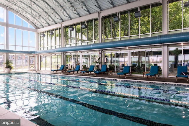 901 N Penn St Unit R305, Philadelphia, PA 19123 - view of indoor pool