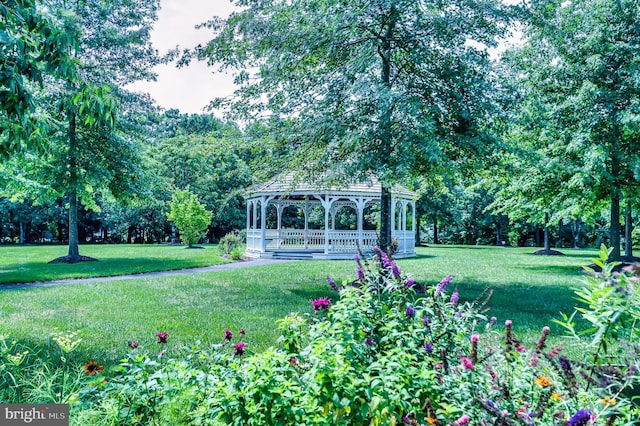 3 Canterbury Pl, Southampton, NJ 08088 - view of property's community with a gazebo, a lawn, and view of wooded area