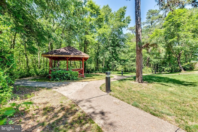 3 Canterbury Pl, Southampton, NJ 08088 - surrounding community with a gazebo and a yard