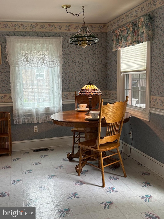 10 E Taunton Ave, Berlin, NJ 08009 - dining area with wallpapered walls and baseboards