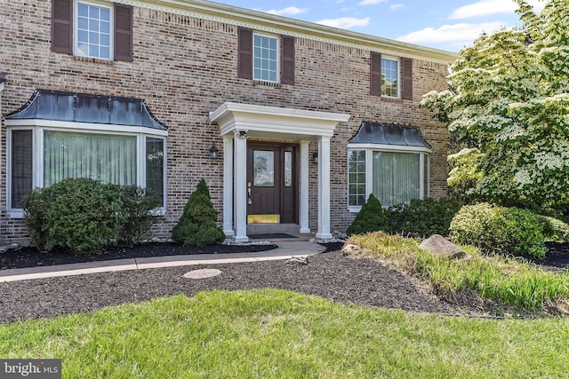 2 Raven Dr, Chadds Ford, PA 19317 - entrance to property with brick siding