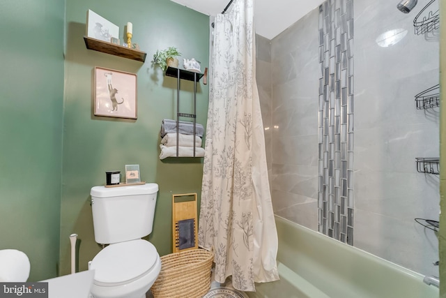 35 La Cascata, Clementon, NJ 08021 - bathroom featuring toilet and shower / tub combo with curtain