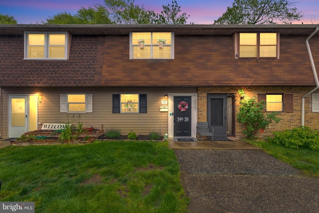 35 La Cascata, Clementon, NJ 08021 - view of property with roof with shingles and a front yard