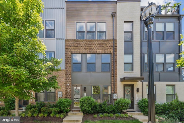 2510 Crimson Fox Dr, Hyattsville, MD 20782 - multi unit property featuring brick siding