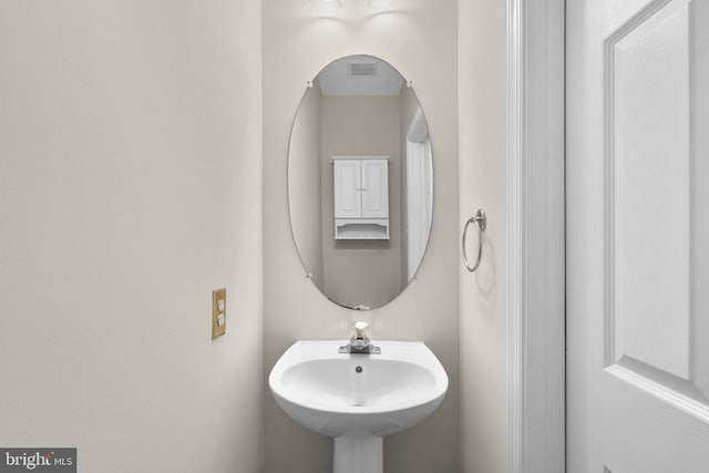 6404 Distant Melody Pl, Columbia, MD 21044 - bathroom featuring a sink