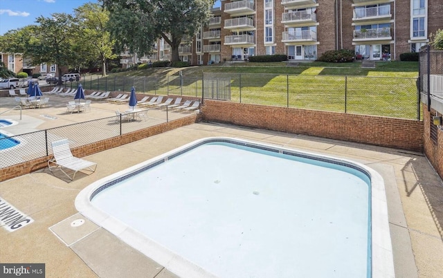 2525 Huntington Ave Unit 18, Alexandria, VA 22303 - view of pool
