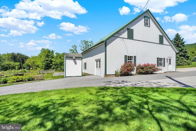 1150 S Mountain Rd, Dillsburg, PA 17019 - view of property exterior featuring an outbuilding