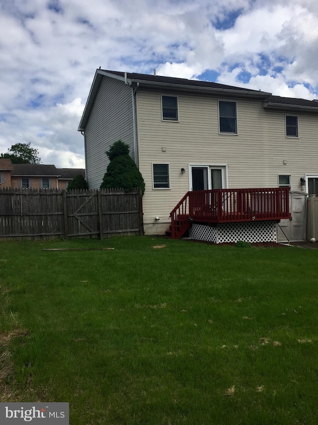 942 Monroe St, Harrisburg, PA 17113 - rear view of property featuring a wooden deck