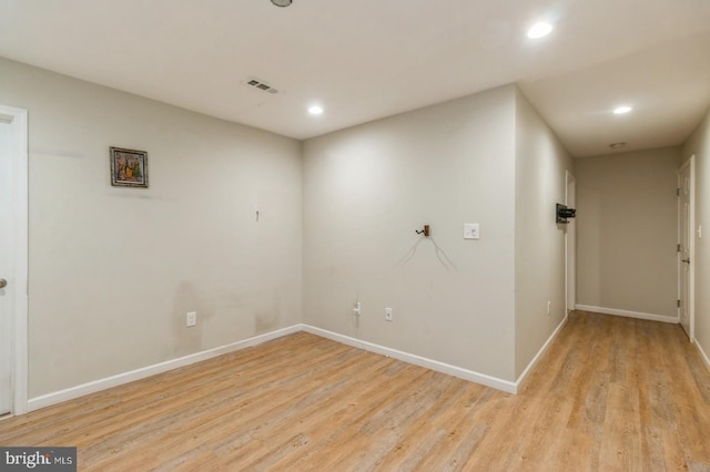 136 Chalkboard Ct, Moorestown, NJ 08057 - empty room featuring light wood-type flooring, recessed lighting, and baseboards
