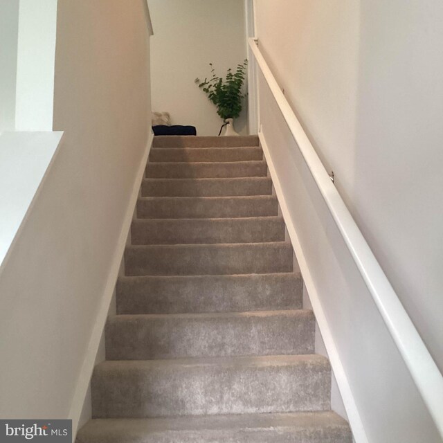212 Bowline Dr, Cambridge, MD 21613 - view of stairway
