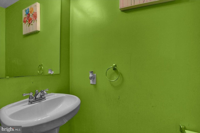 69 Calais Dr, Reading, PA 19605 - bathroom featuring a sink