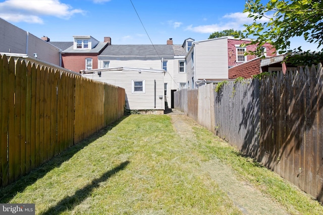 303 Coral St, Lancaster, PA 17603 - view of yard