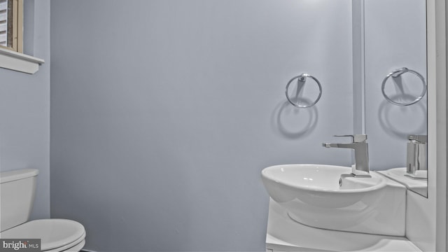 547 N 12th St Unit 2, Philadelphia, PA 19123 - bathroom featuring toilet