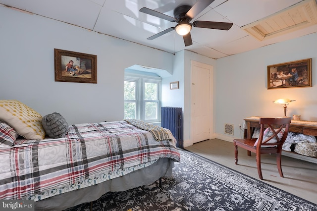 342 N Newberry St, York, PA 17401 - bedroom with arched walkways, a ceiling fan, and baseboards