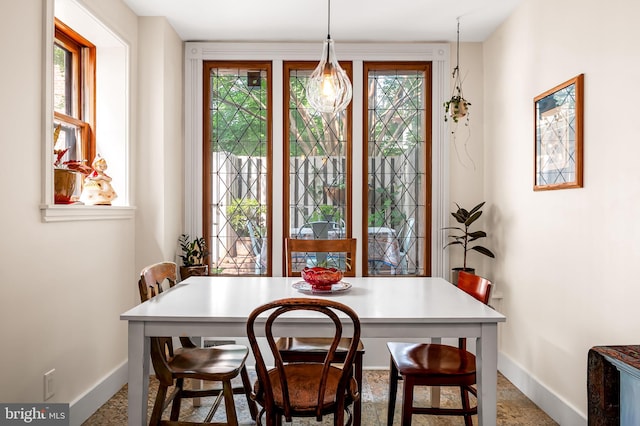 522 S Hanover St, Baltimore, MD 21201 - dining space with baseboards