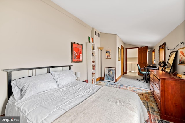 522 S Hanover St, Baltimore, MD 21201 - bedroom with a desk and baseboards