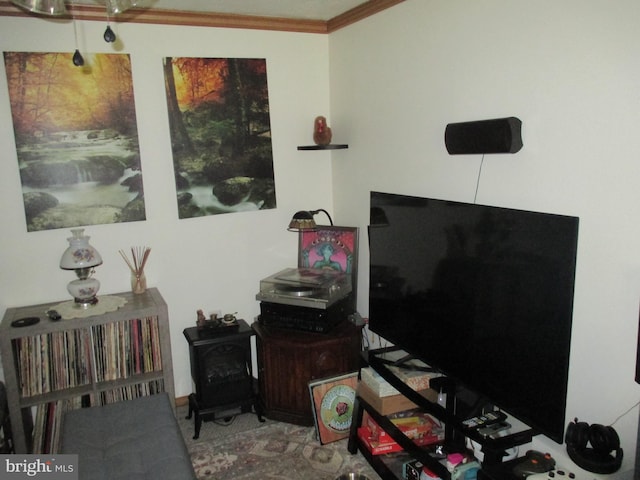 210 E Reynolds St, Cumberland, MD 21502 - living area featuring ornamental molding