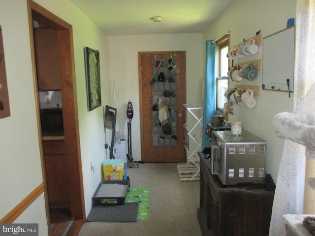 210 E Reynolds St, Cumberland, MD 21502 - hallway featuring carpet floors