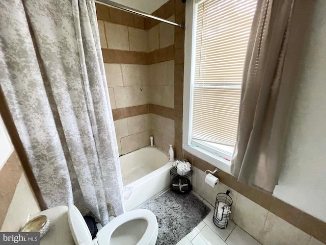 3647 N 19th St, Philadelphia, PA 19140 - full bath with tile patterned floors, shower / bathtub combination with curtain, and toilet