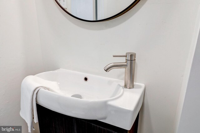 515 Devon Rd, Havertown, PA 19083 - bathroom with a sink